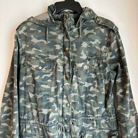 Talula Aritizia Cargo Military Trooper hooded Camo Women’s Jacket size Medium! - Picture 7 of 12